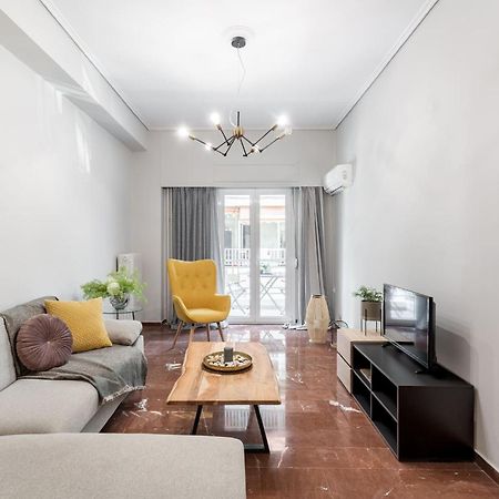 Explore History From A Chic Central Apartment 아테네 외부 사진