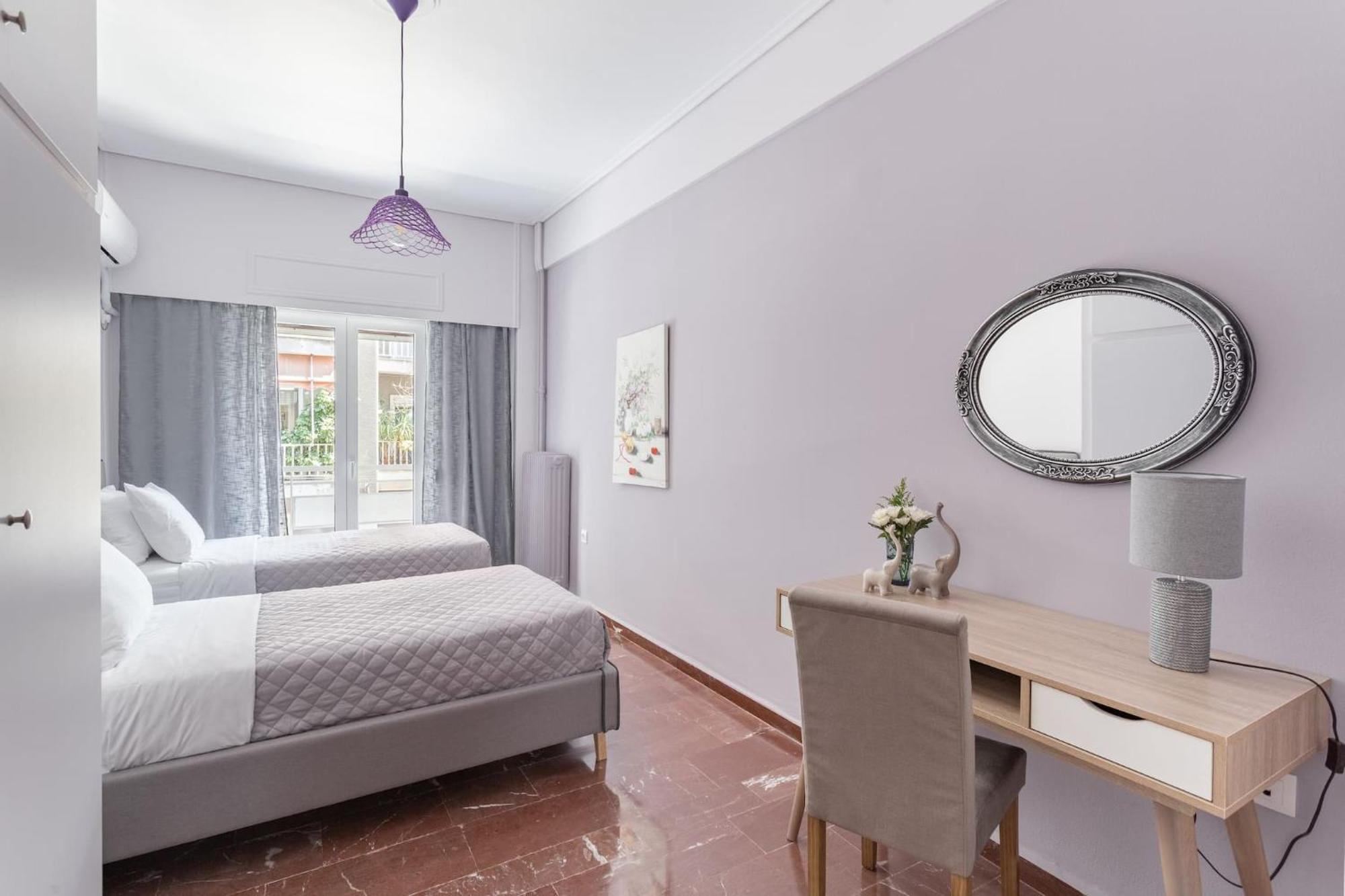 Explore History From A Chic Central Apartment 아테네 외부 사진