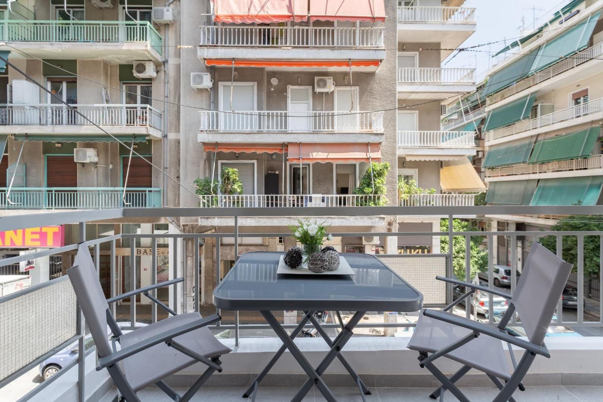 Explore History From A Chic Central Apartment 아테네 외부 사진