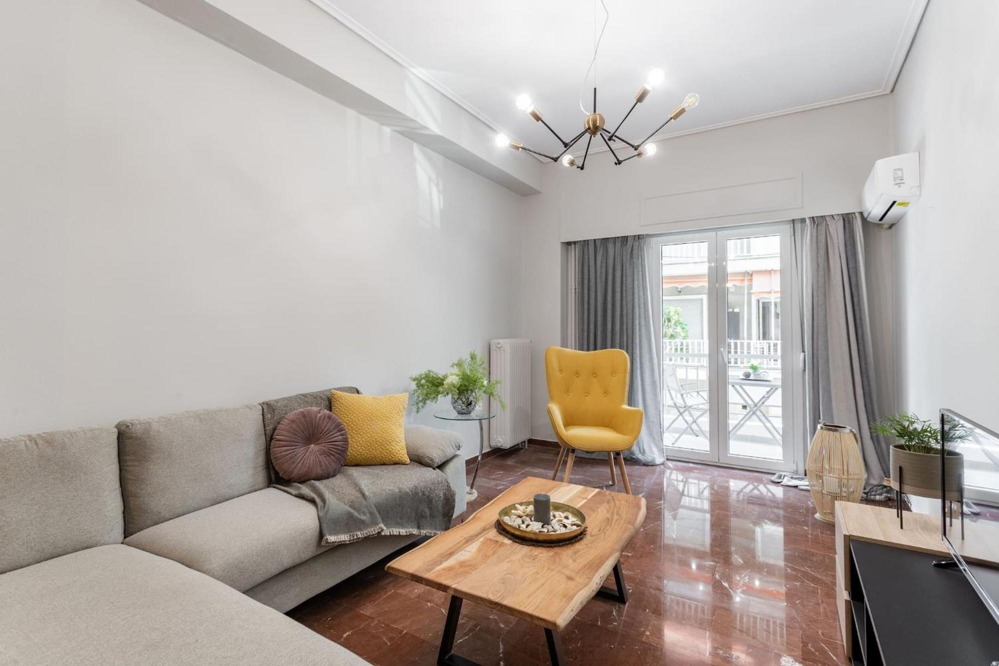 Explore History From A Chic Central Apartment 아테네 외부 사진