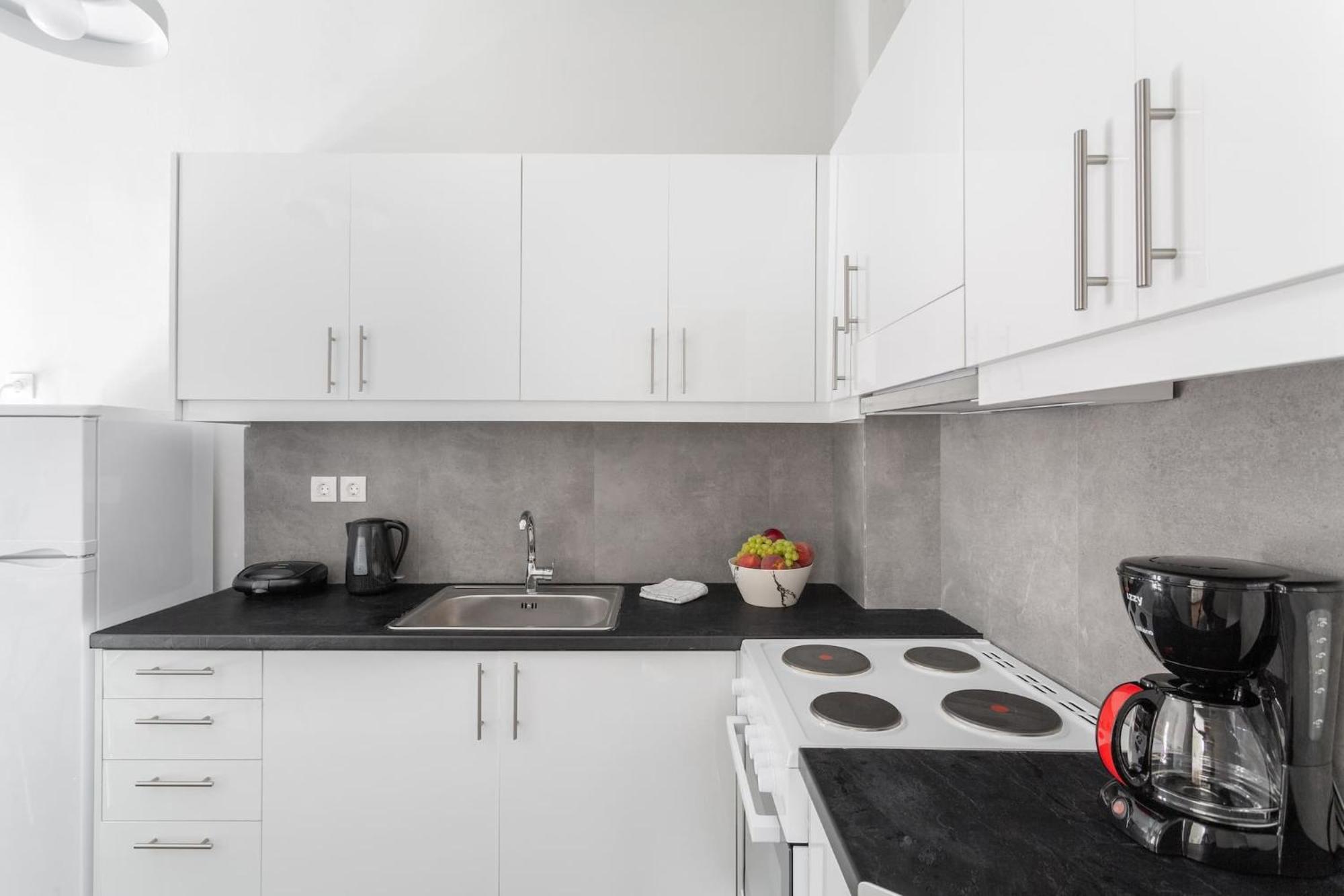 Explore History From A Chic Central Apartment 아테네 외부 사진